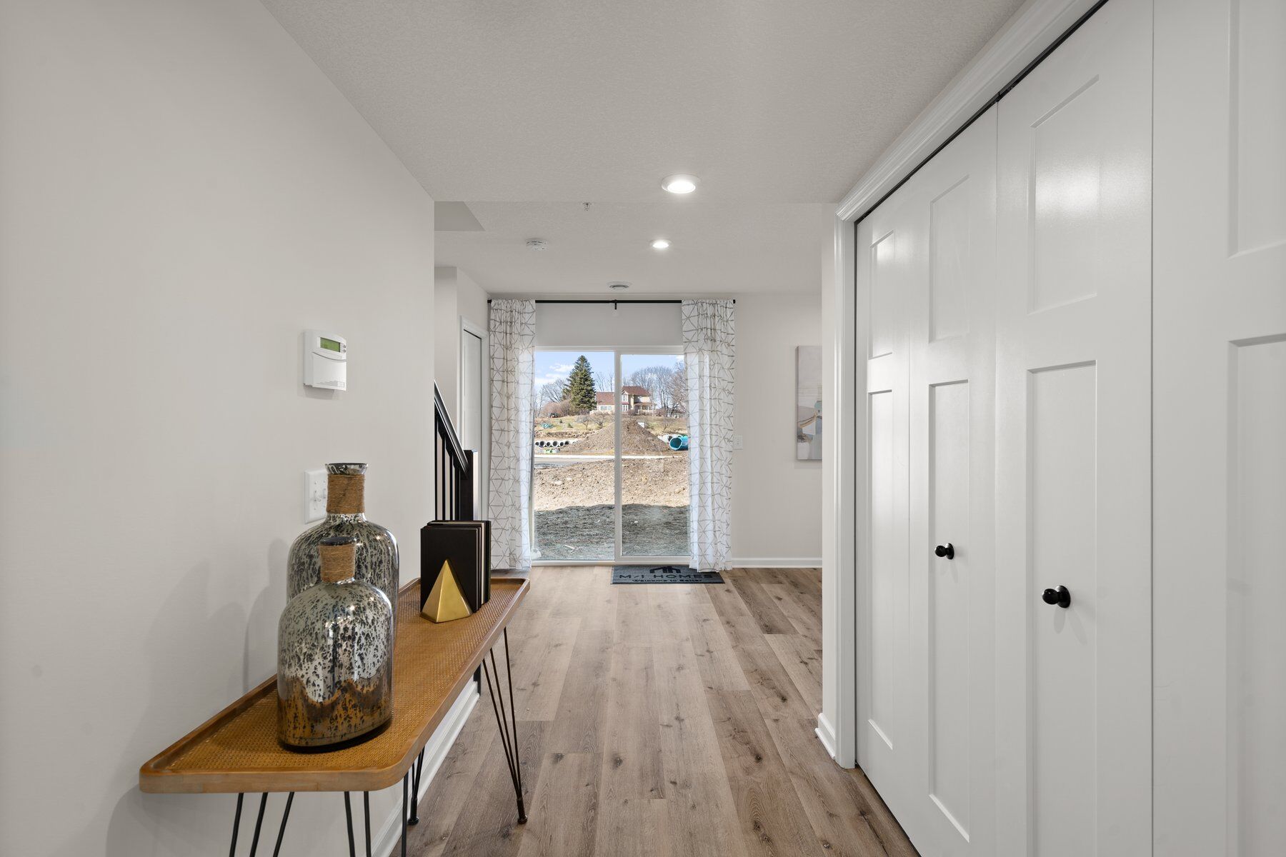 Savanna Lower-Level Entry