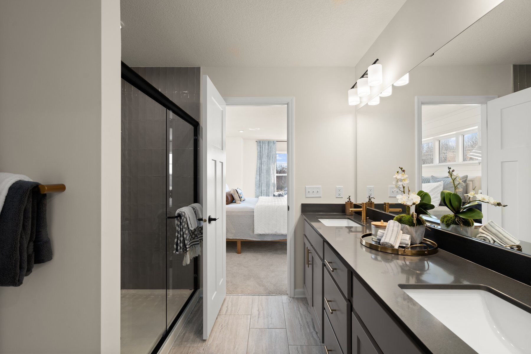 Savanna Owner's Bathroom