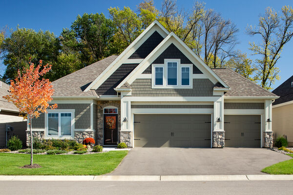 Exterior photo of a craftsman-style Hans Hagen home