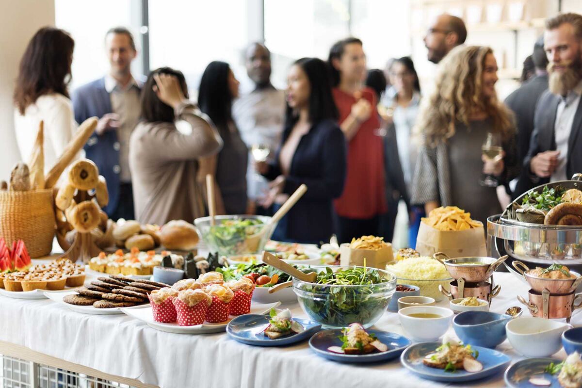 6 Simple Tips for Throwing a Stress-Free Housewarming Party