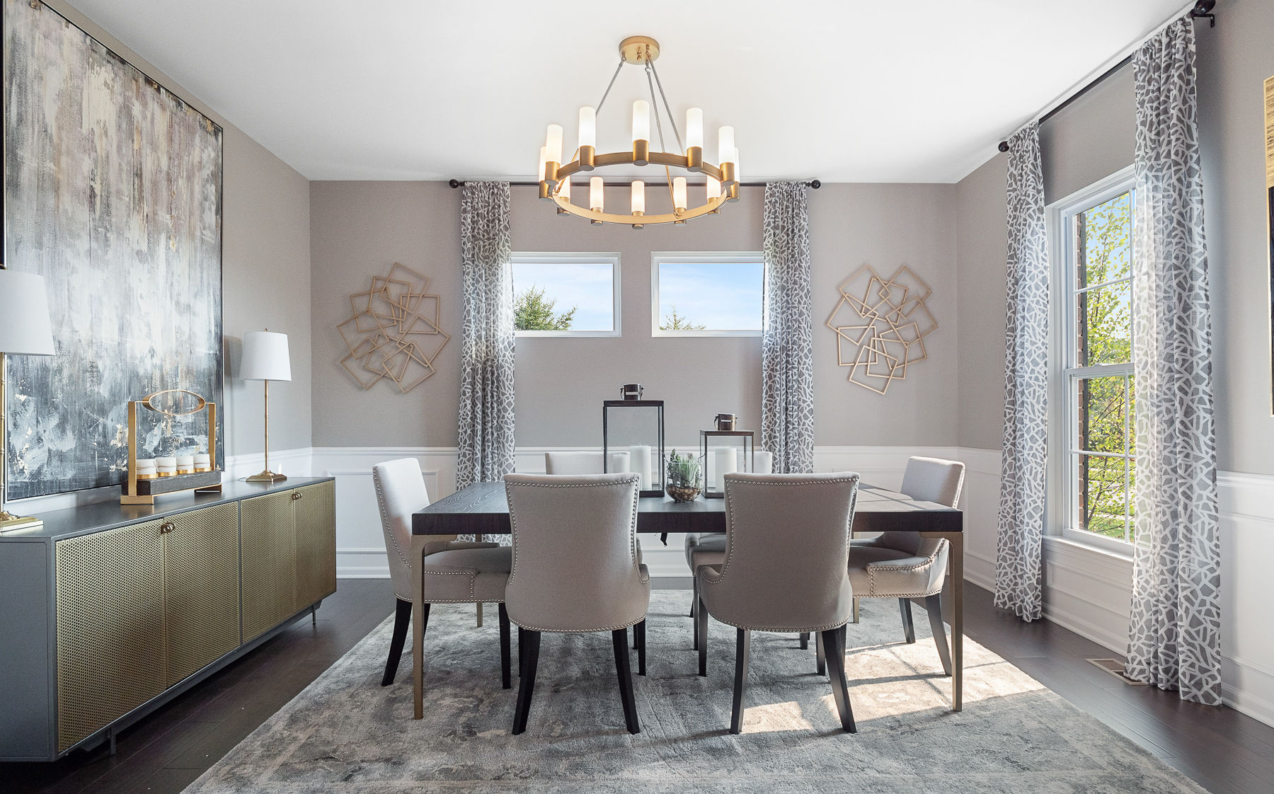 Luxurious Formal Dining Room Design