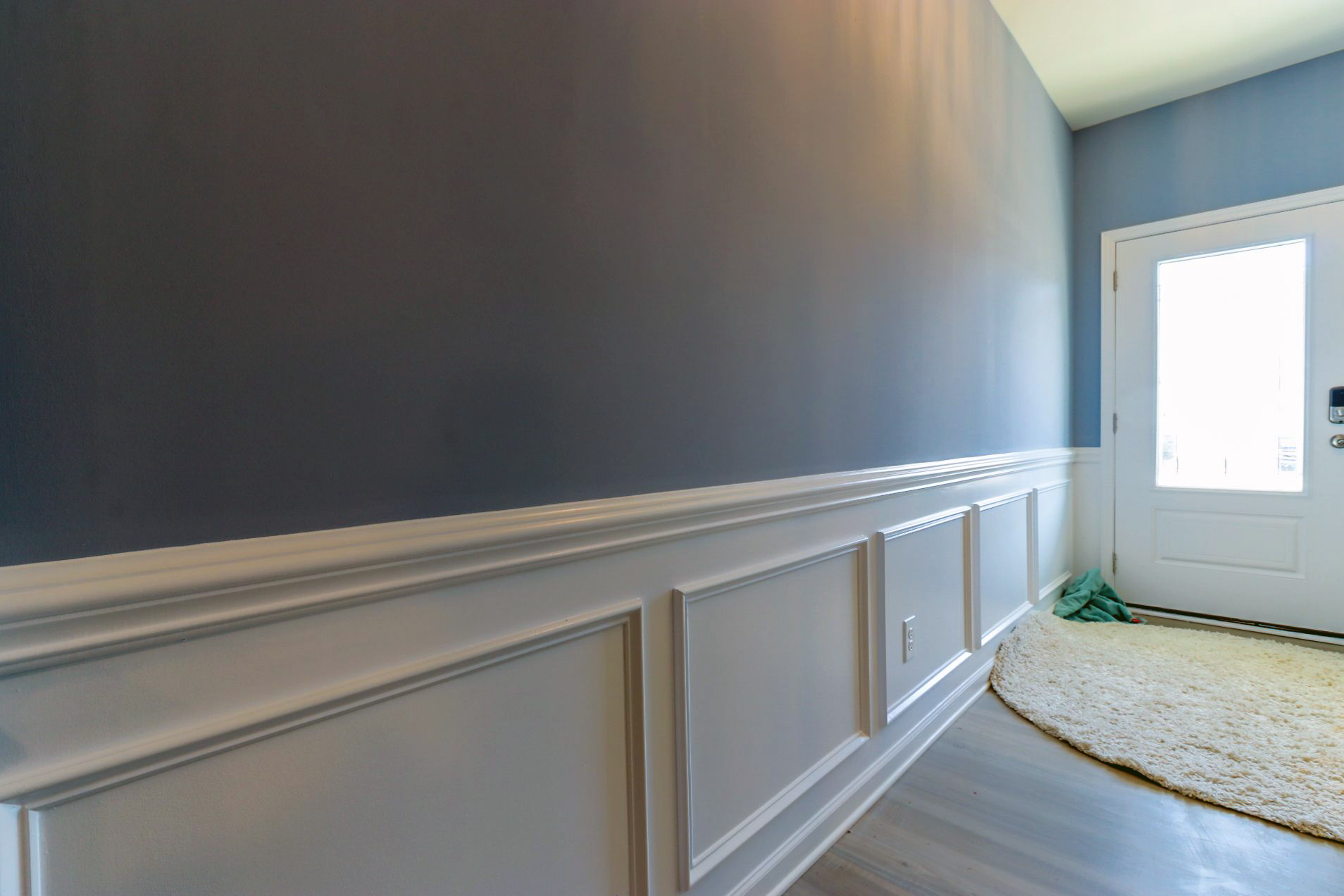 Foyer With Chair Rail