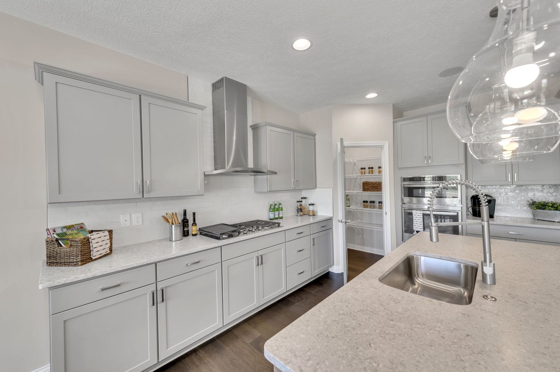 Kitchen With Gradient Monochromatic Colors