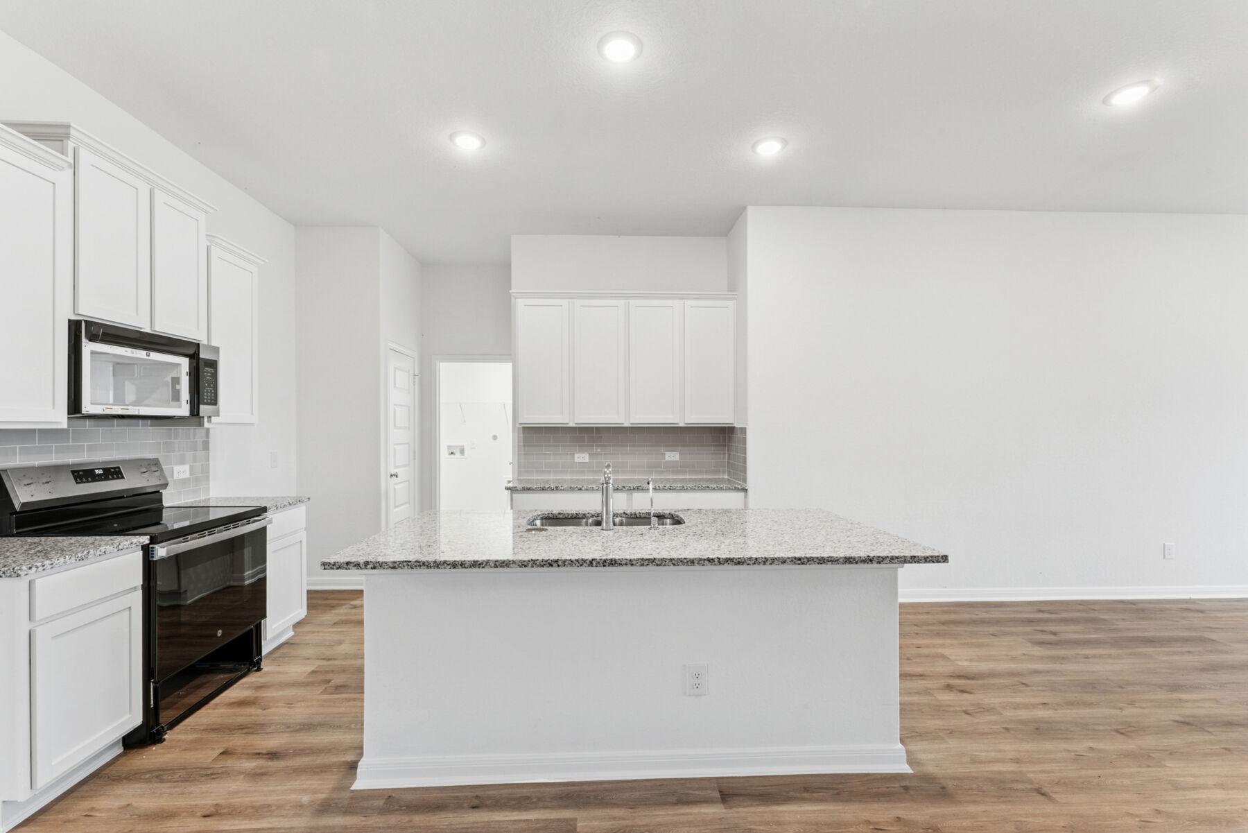 kitchen  8116 N 55th Dr, Glendale, AZ 85302 | MLS #6879734 | Zillow