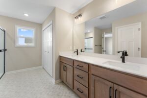 Owner's Bathroom