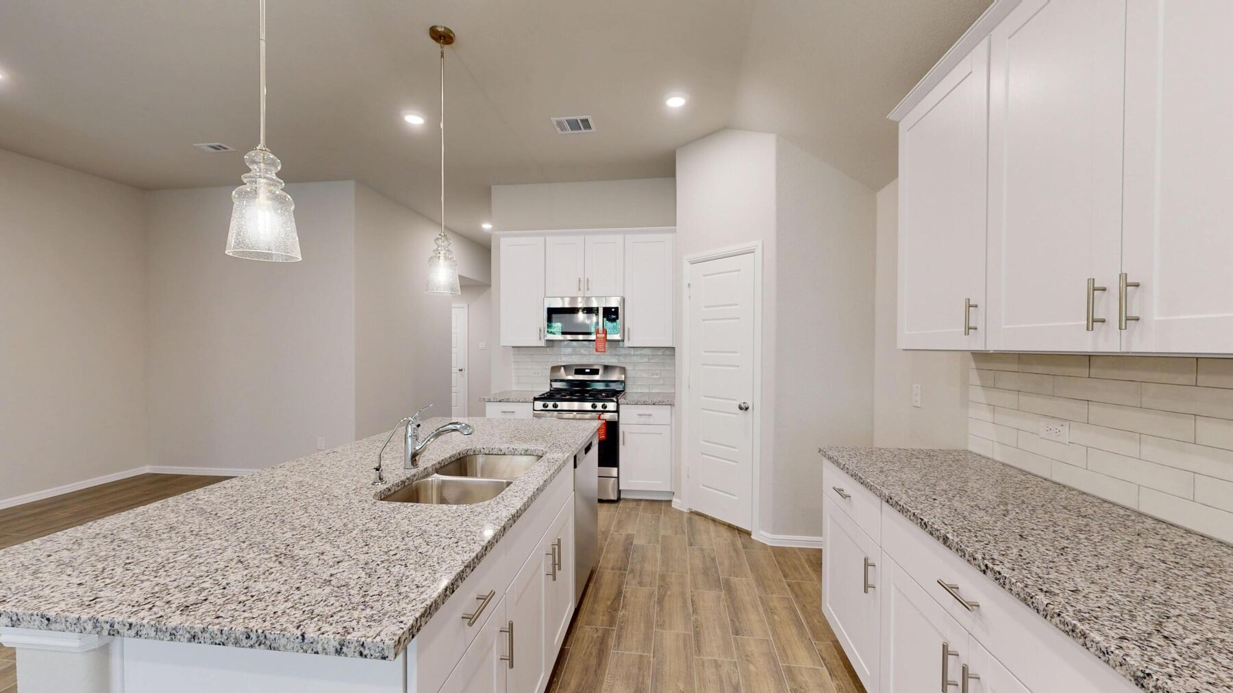 ●OUR HOUSE ミドル MLS #21024739 - 516 Big Bend Parkway Princeton, TX 75407 - M