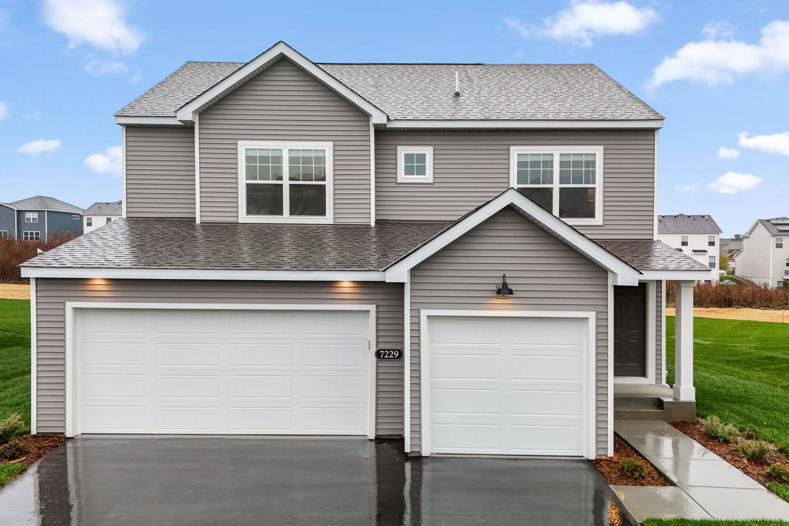 7229 Paris Avenue N.E.