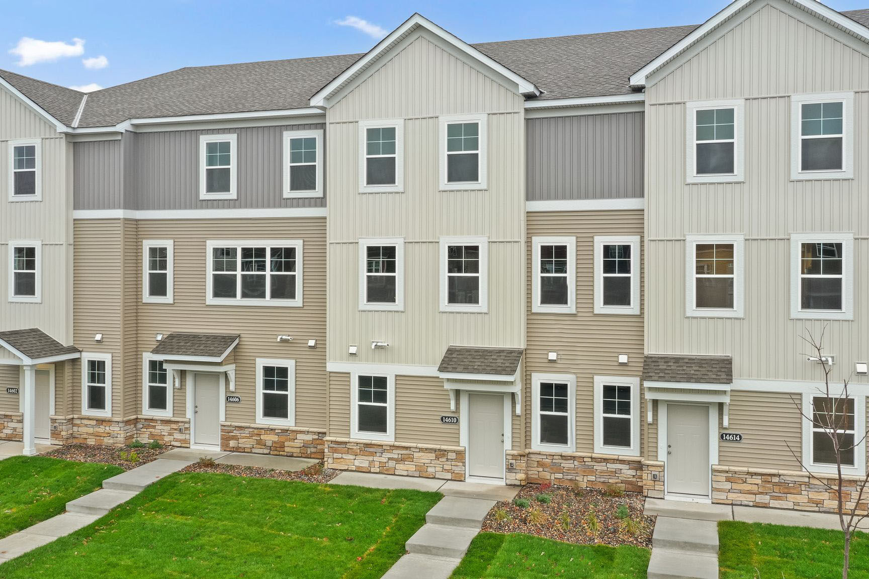 14610 Rhinestone Street NW