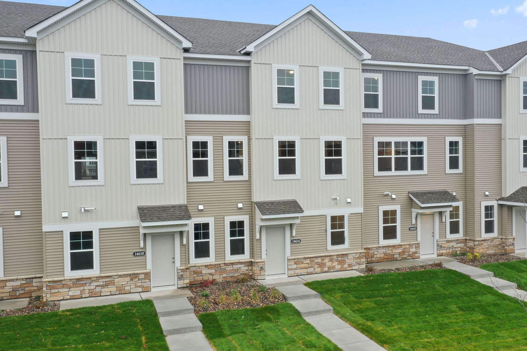 14614 Rhinestone Street NW