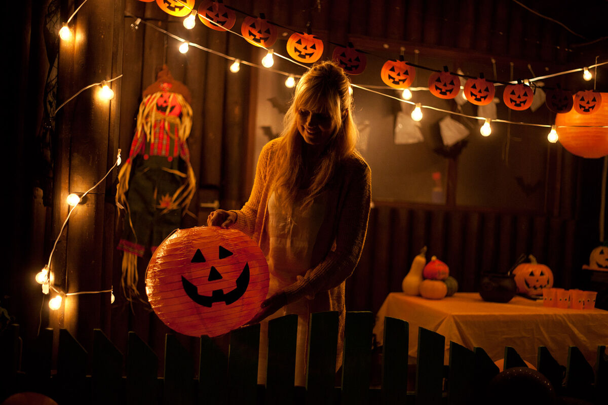 Here's How Halloween Decorations Can Look Classy