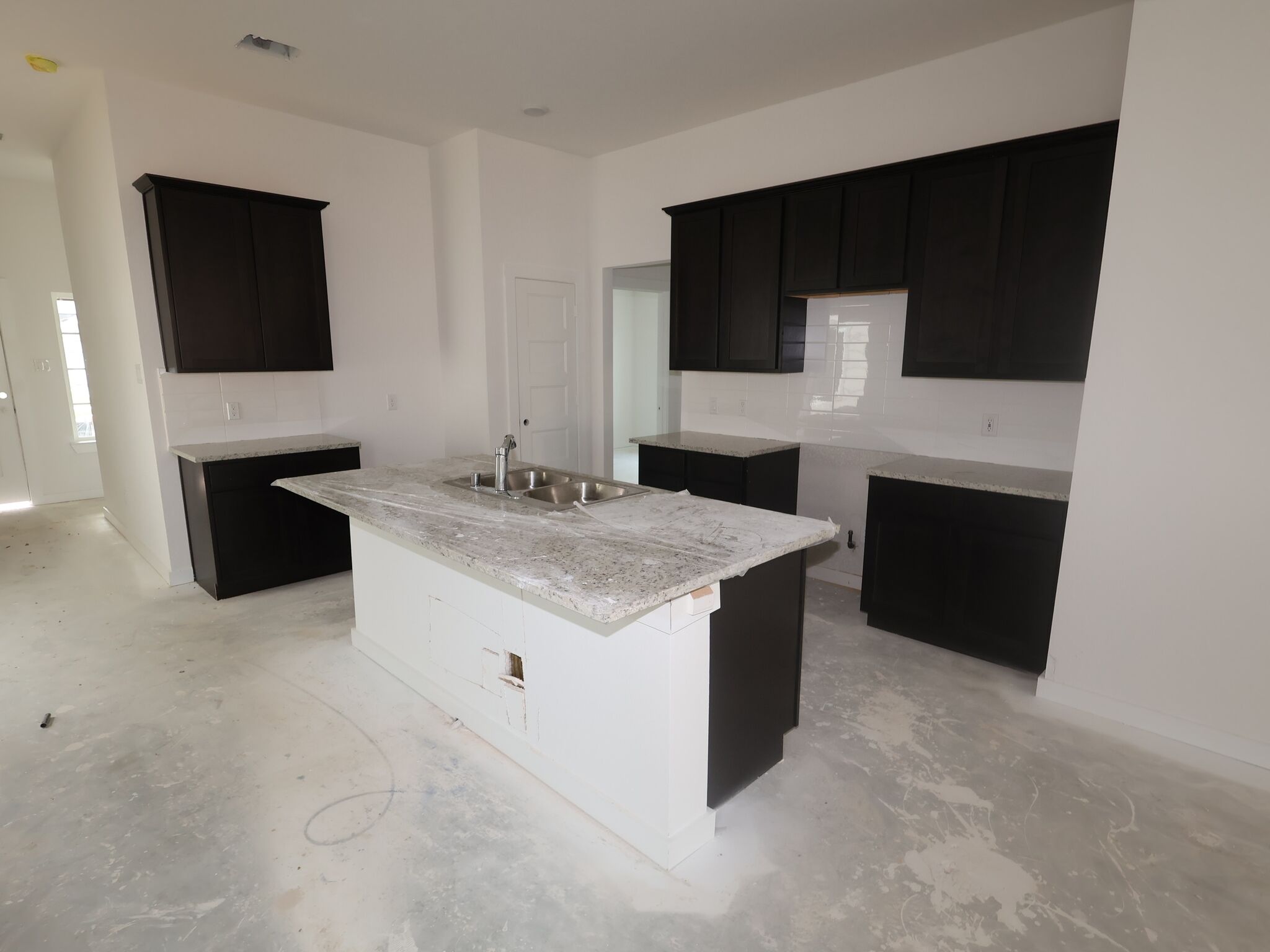 1734 Green Warbler Lane