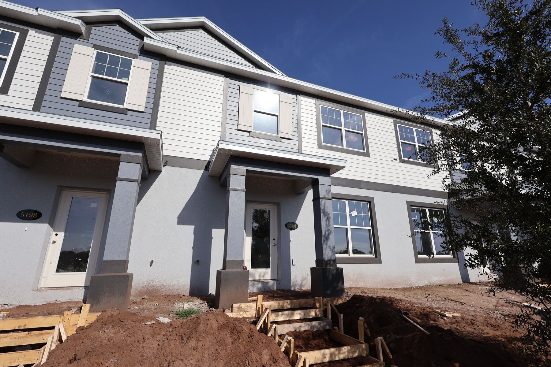 5204 Center Lake Ranch Boulevard