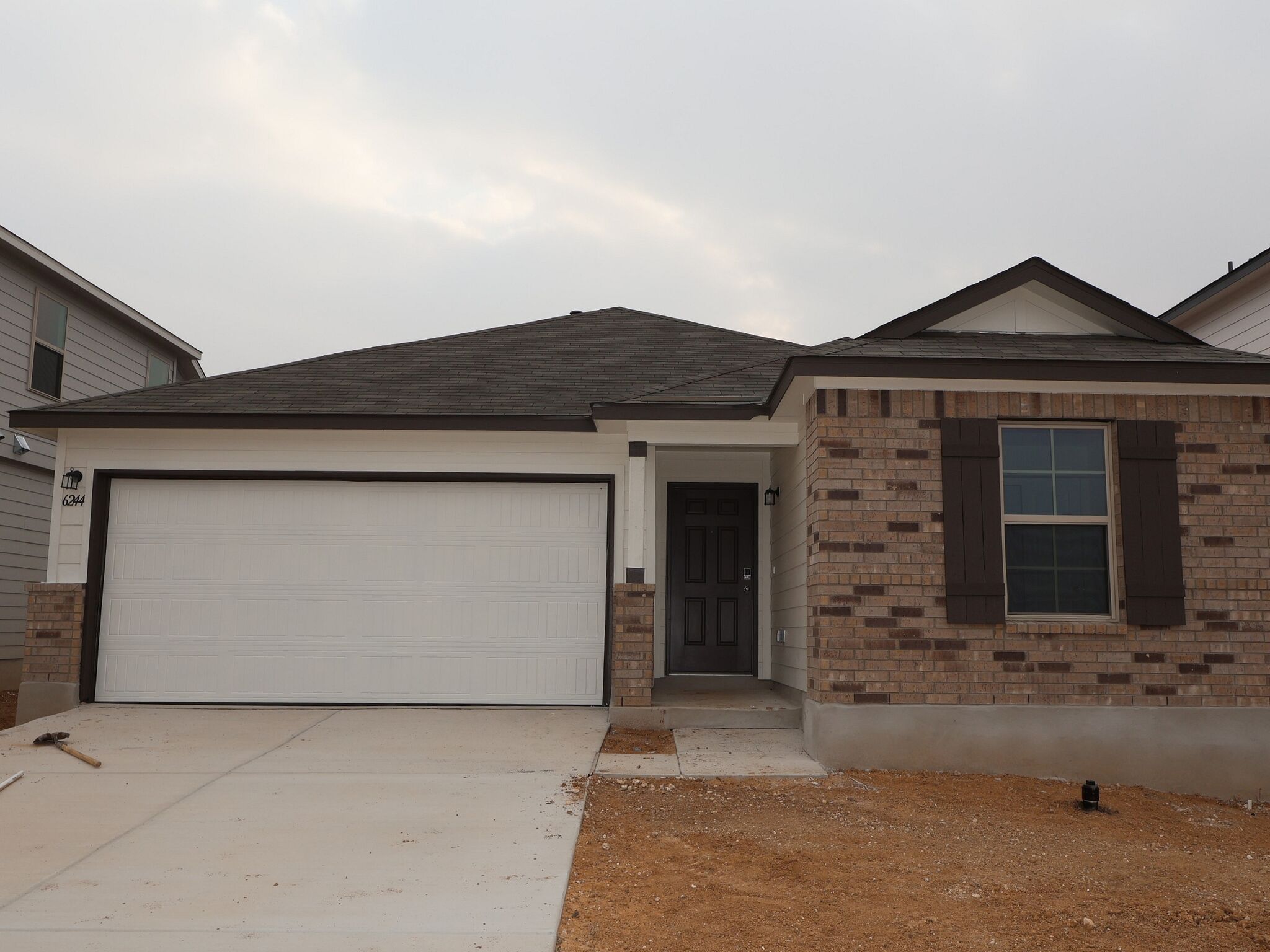 6244 Persimmon Lake