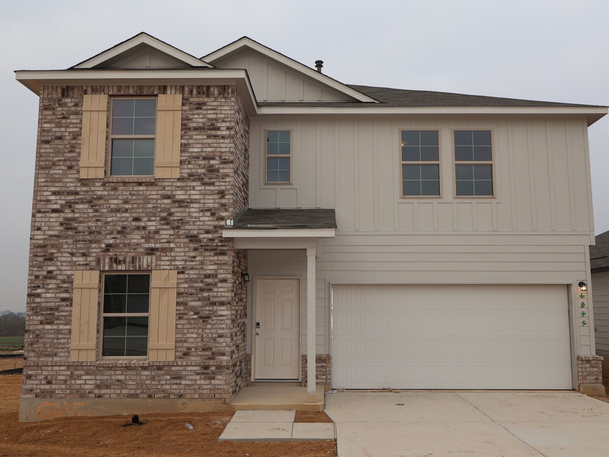 6235 Persimmon Lake