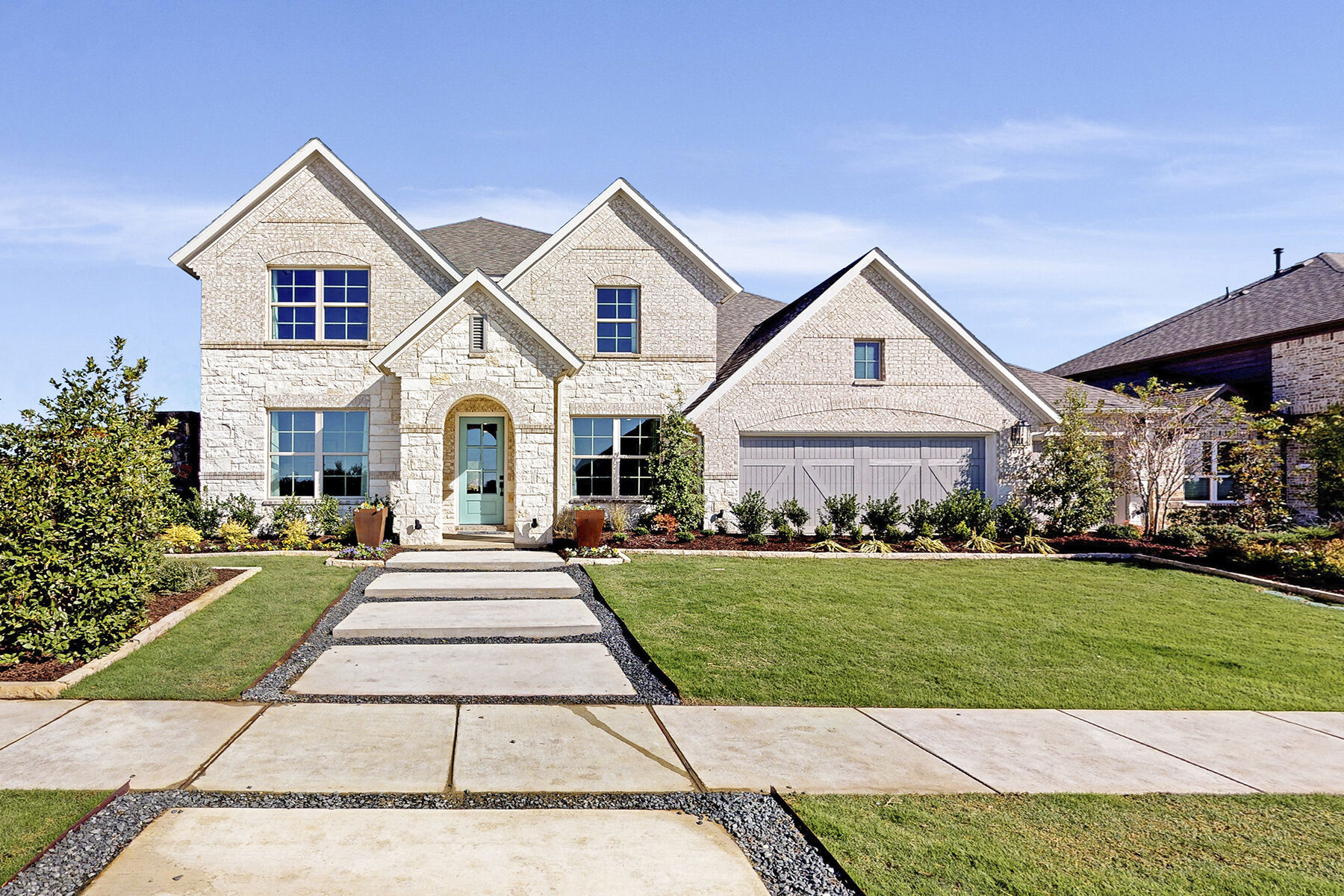 Canyon Falls Exterior