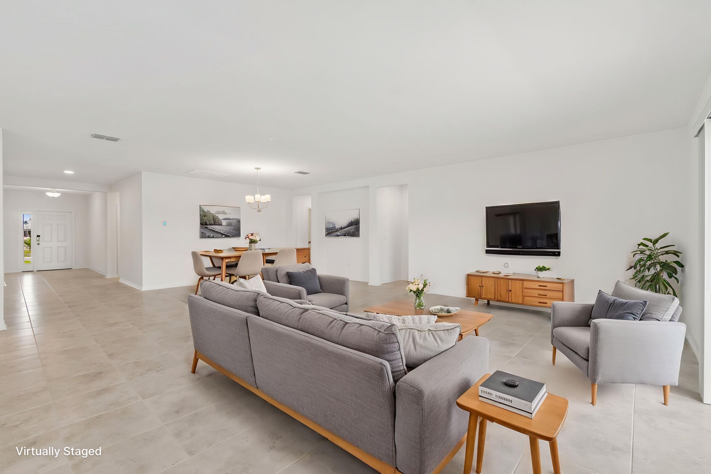 Greatr Room - Virtually Staged