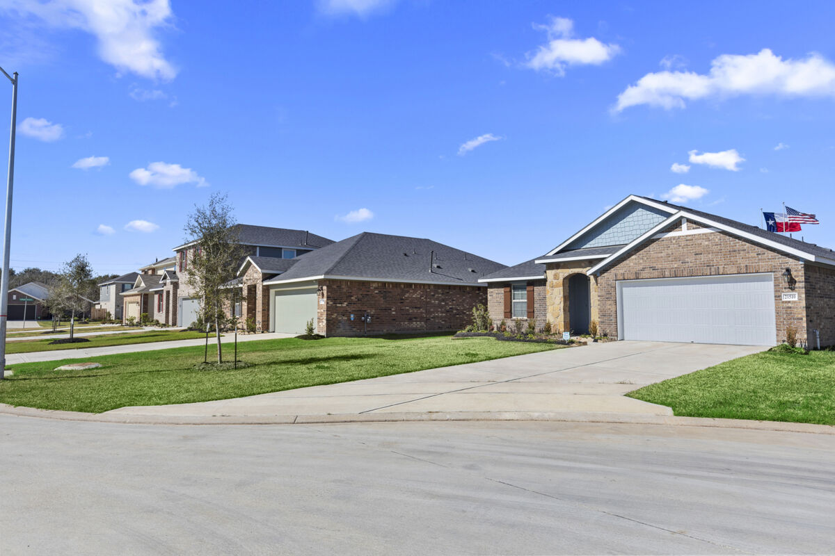 Mustang Crossing ‐ New Affordable Homes in Alvin, TX M/I Homes