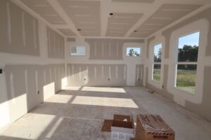 Kitchen,Interior,Front Exterior,Bathroom,Owner's Bedroom,Laundry Room,Bedroom,Family Room,Exterior,Framing,Drywall,Homesite