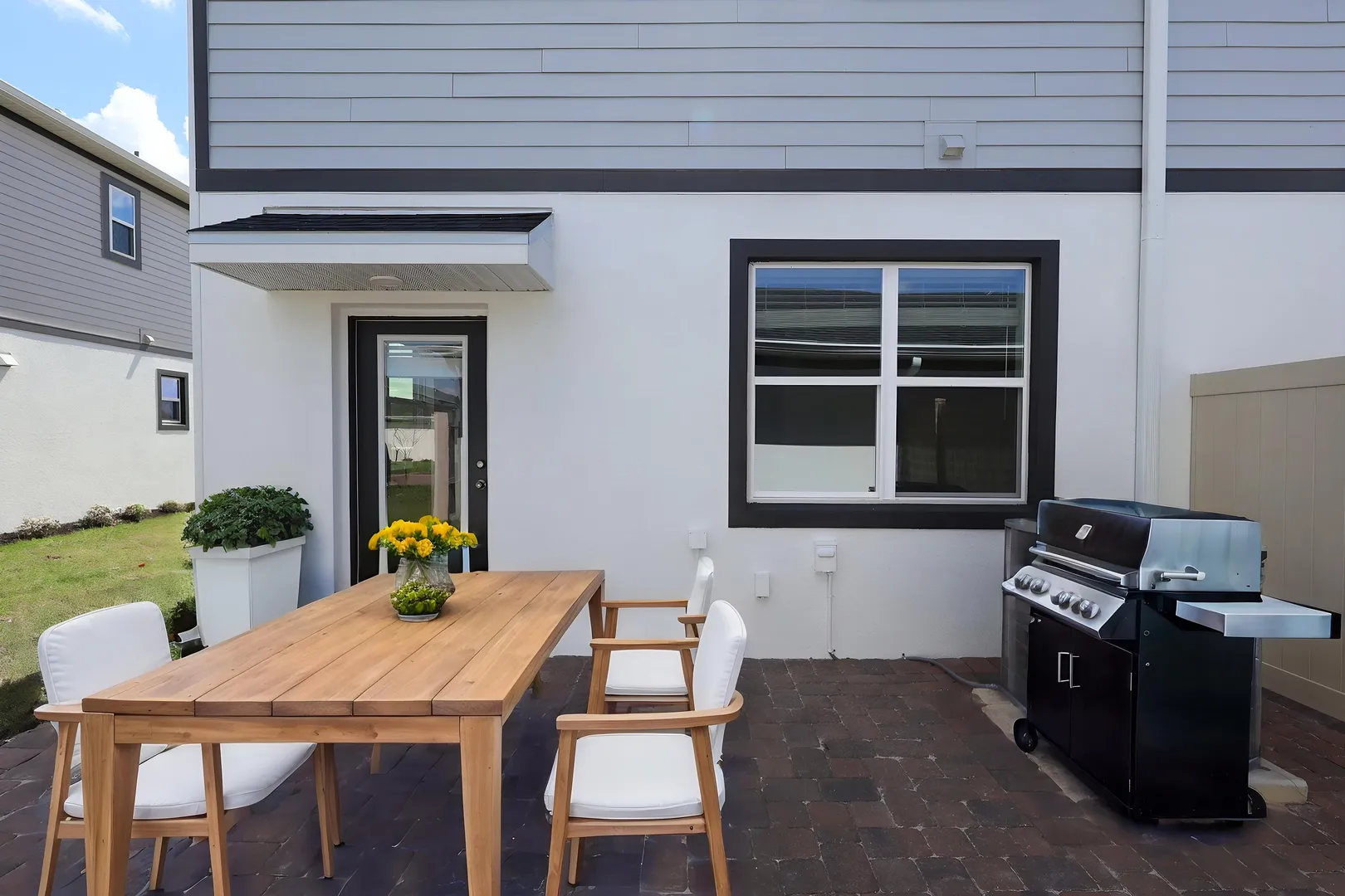Townhome courtyard space