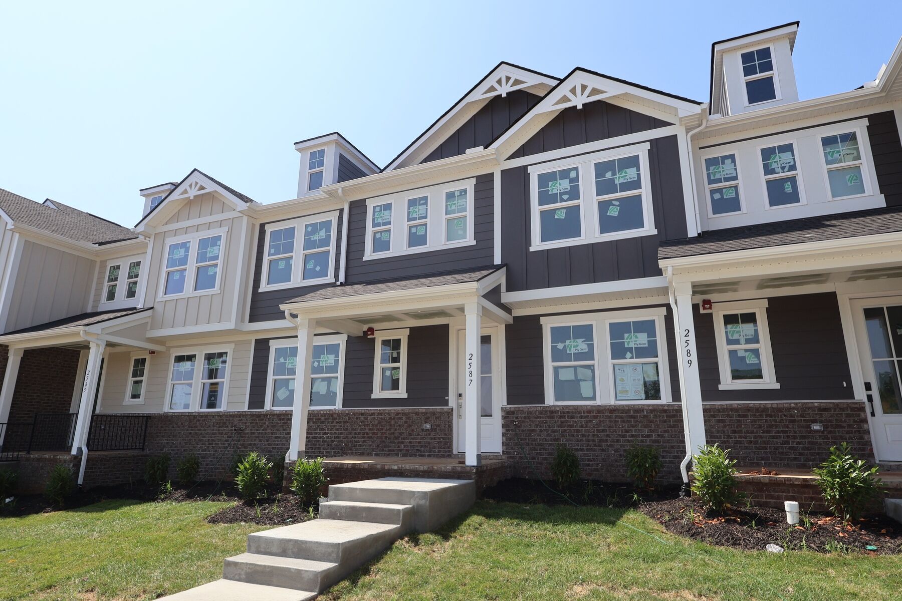 2587 Peaceful Valley Drive