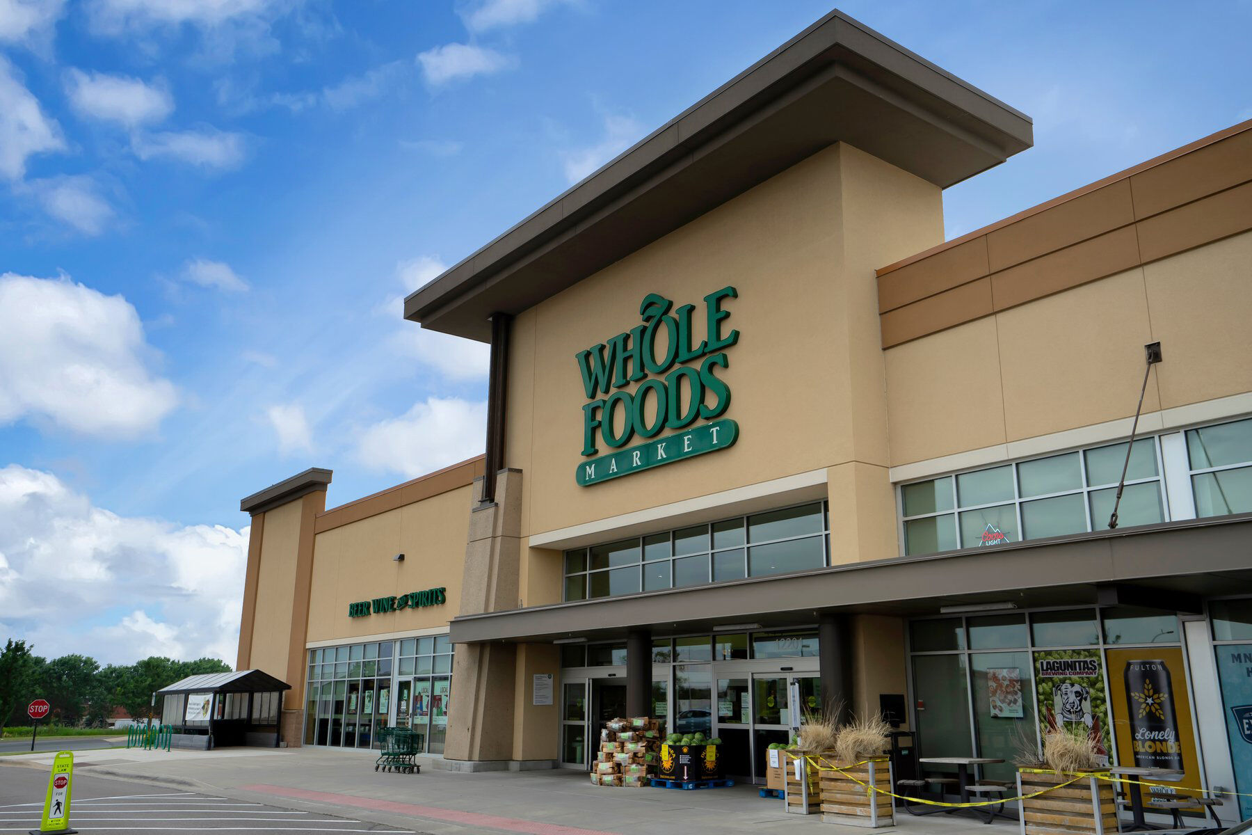 whole foods market maple grove opening hours