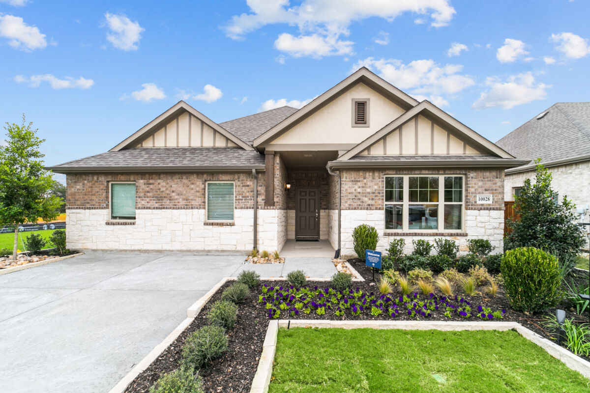 New Home Builder in Aubrey, TX M/I Homes