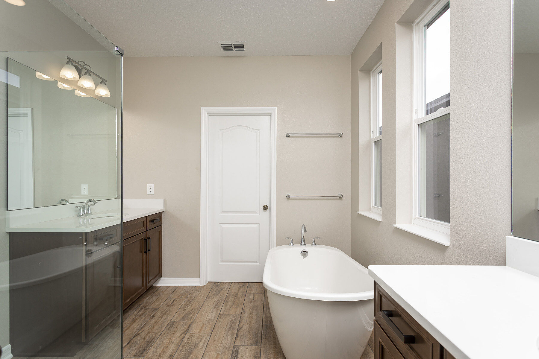 Bungalow Series Owner's Bathroom